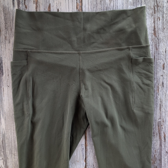 Athleta Salutation Stash Pocket High Rise 7/8 Legging Green Womens Petite Large - Picture 4 of 8